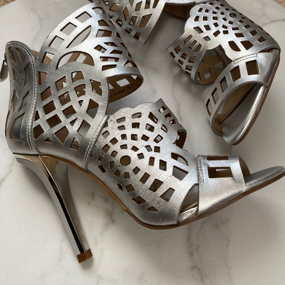 BCBG Maxazria Maven metallic silver heels - Picture 4 of 7